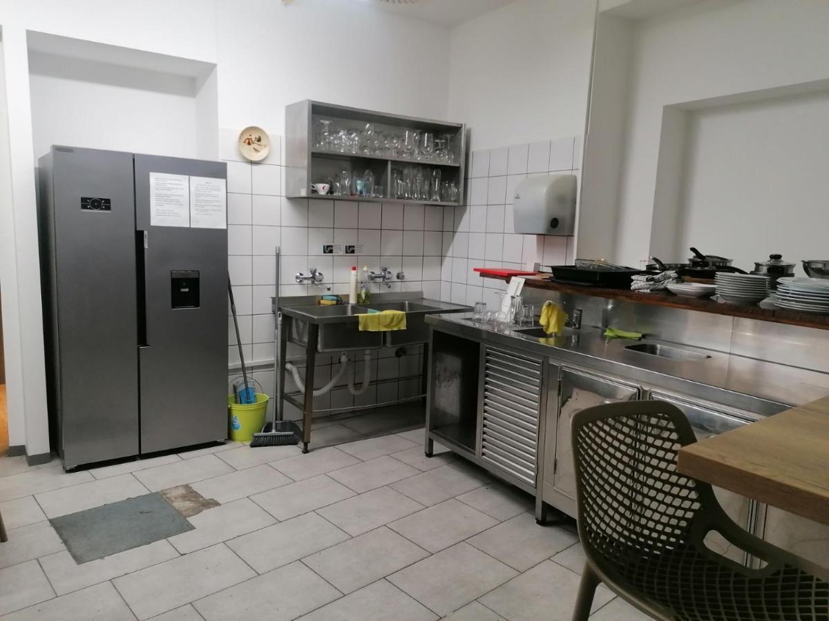 Hostel Vojnik Esterno foto