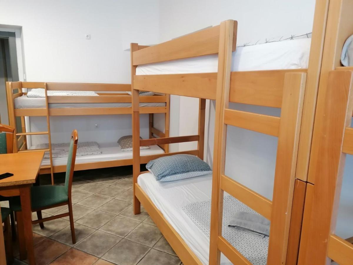 Hostel Vojnik Esterno foto