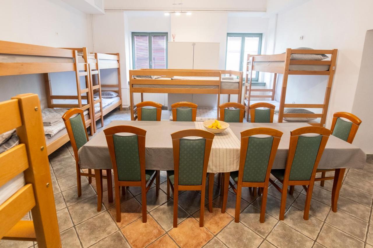 Hostel Vojnik Esterno foto